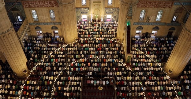 İslam dünyasında Ramazan Bayramı için iki ayrı tarih