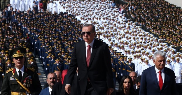 Cumhurbaşkanı Erdoğan Başkanlığındaki Devlet Erkanı Anıtkabir'i Ziyaret Etti