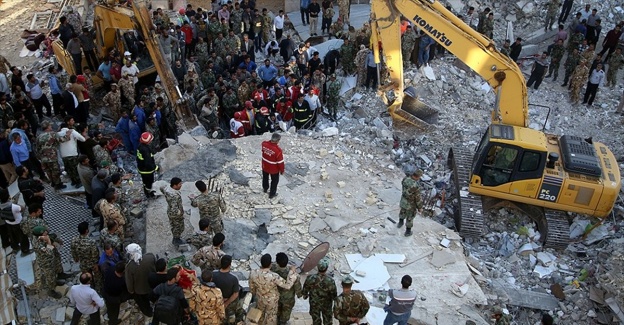 İran'da deprem nedeniyle ölenlerin sayısı artıyor