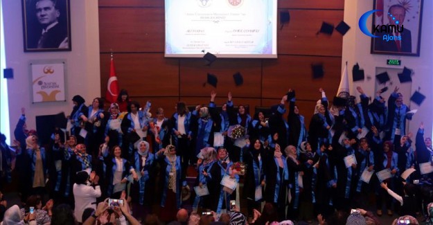 Doğru mezuniyet elbisesi nasıl seçilir?