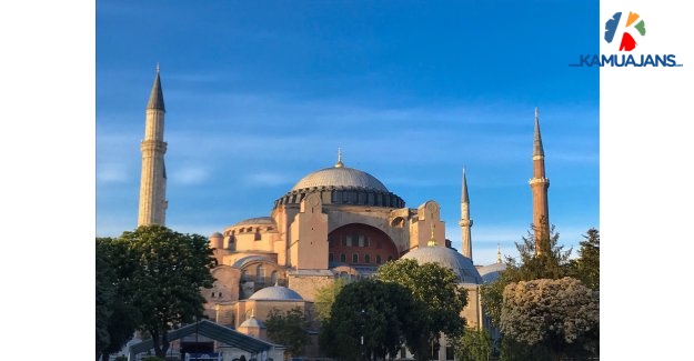 Ayasofya’nın Aslına Rücu Etmesini Bekliyoruz