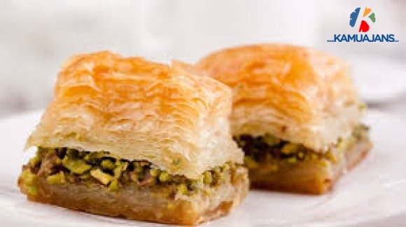 Cevizli Baklava Mı, Yoksa Fıstıklı Baklava Mı Daha Lezzetli? Lezzetli Çıtır Baklava Nasıl Yapılır?