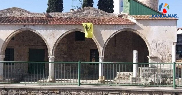 Camiye Bizans Bayrağı Çekilmesi Türkiye'ye Mesajdır