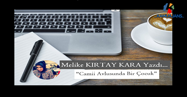 Camii Avlusunda Bir Çocuk