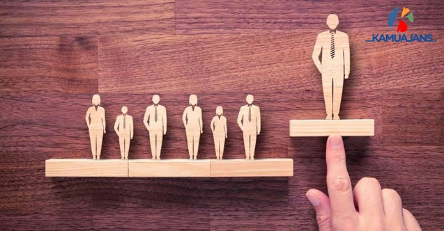 Liderin Demokratik Yönetim İçerisindeki Rolü