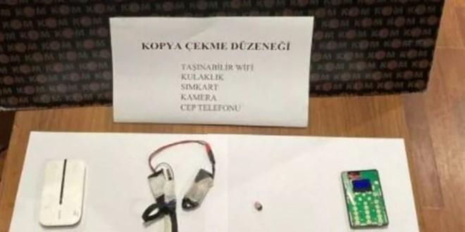 Ehliyet sınavında kopya düzeneğiyle yakalandı