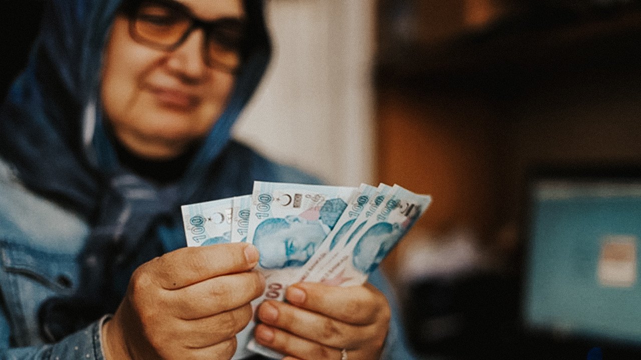Emekli maaşı kesintisi tehlikesi: Yanlış kodlu primler sorun yarattı!