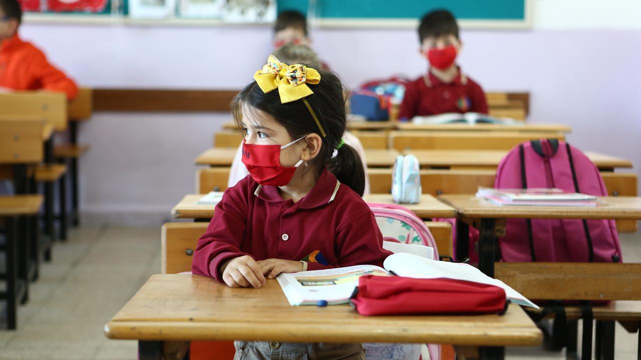 Okullarda eğitime ara veriliyor, okullar ne zaman kapanıp ne zaman açılacak ?