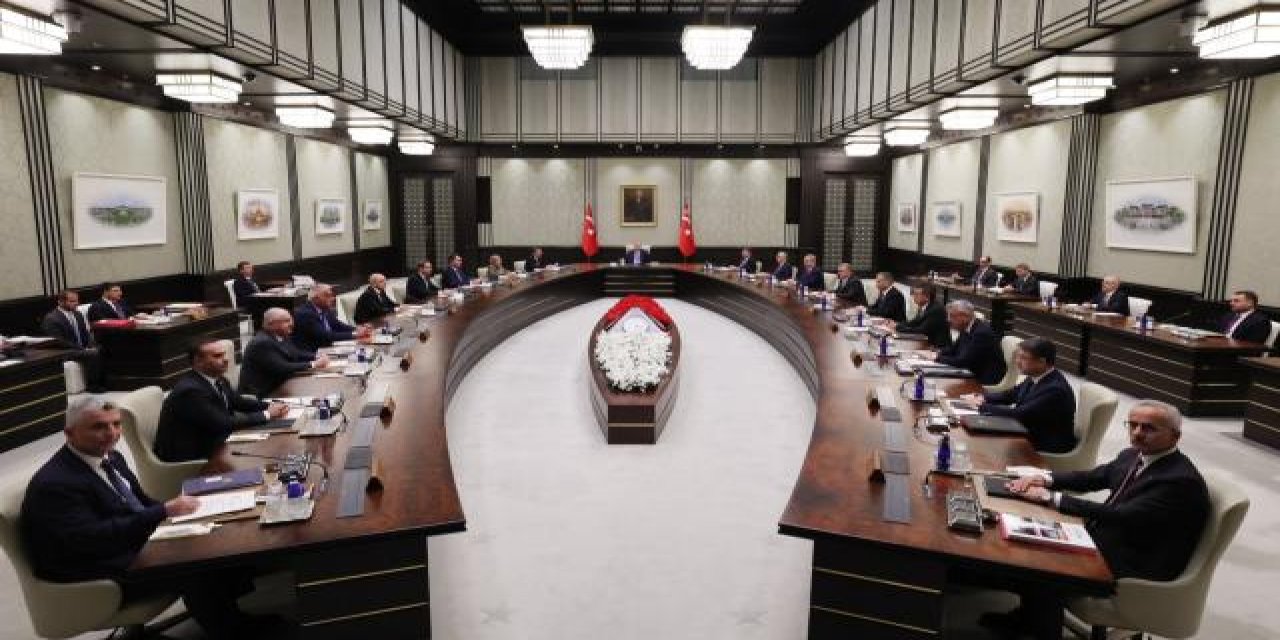 Kabine Toplanıyor: Gündeminde Neler Var?