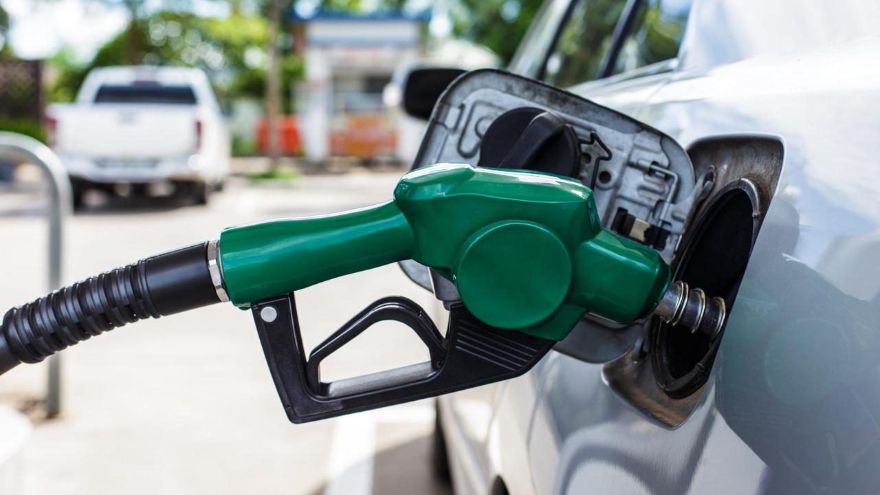 Benzin ve motorine bir büyük zam daha geliyor