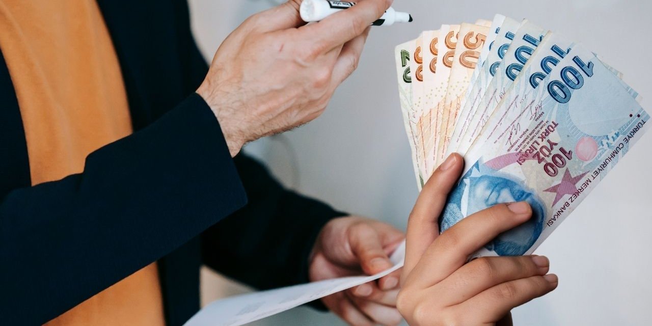 O öğretmenlere ay sonunda 10.235 TL sınav ücreti ödemesi yapılacak
