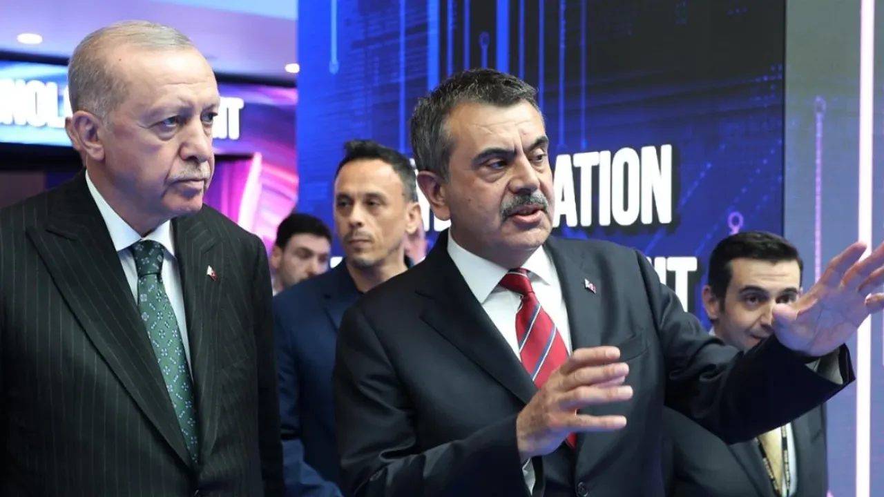 Yusuf Tekin'in Gölgesinde Yükselenler ve Gölgede Kalmayı Hak Edenler
