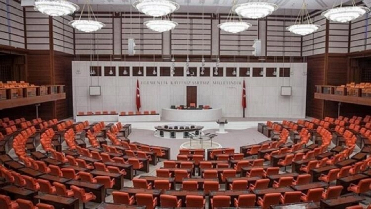 Trafikte Yeni Dönem: Meclis’ten Geçti, Ceza Yağmuru Başlıyor!