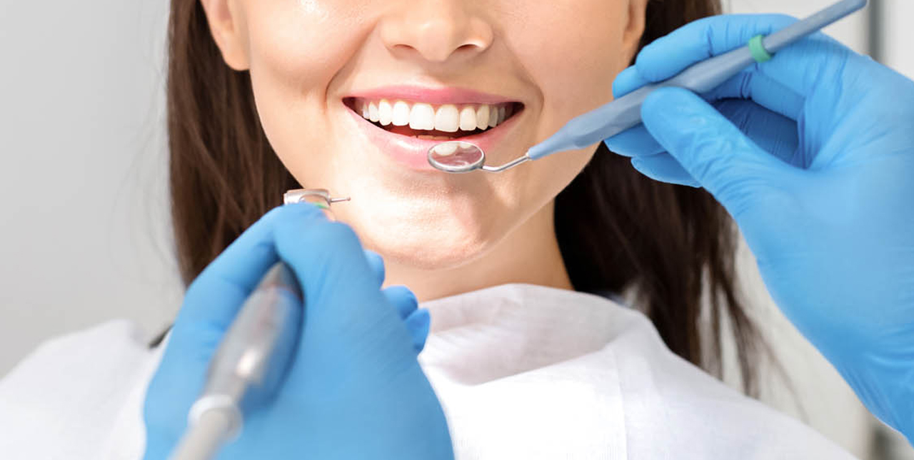 Öğretmenlere %50 indirimle özel klinikte diş tedavisi olma hakkı tanındı