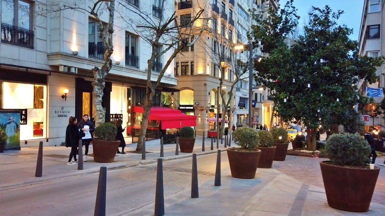 İstanbul'un en pahalı caddesi belli oldu, Metrekare başına aylık 250 dolar kira