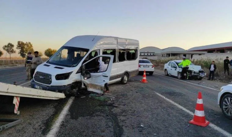 Öğretmenleri Taşşıyan Servis Kaza Yaptı; 28 Yaralı Var