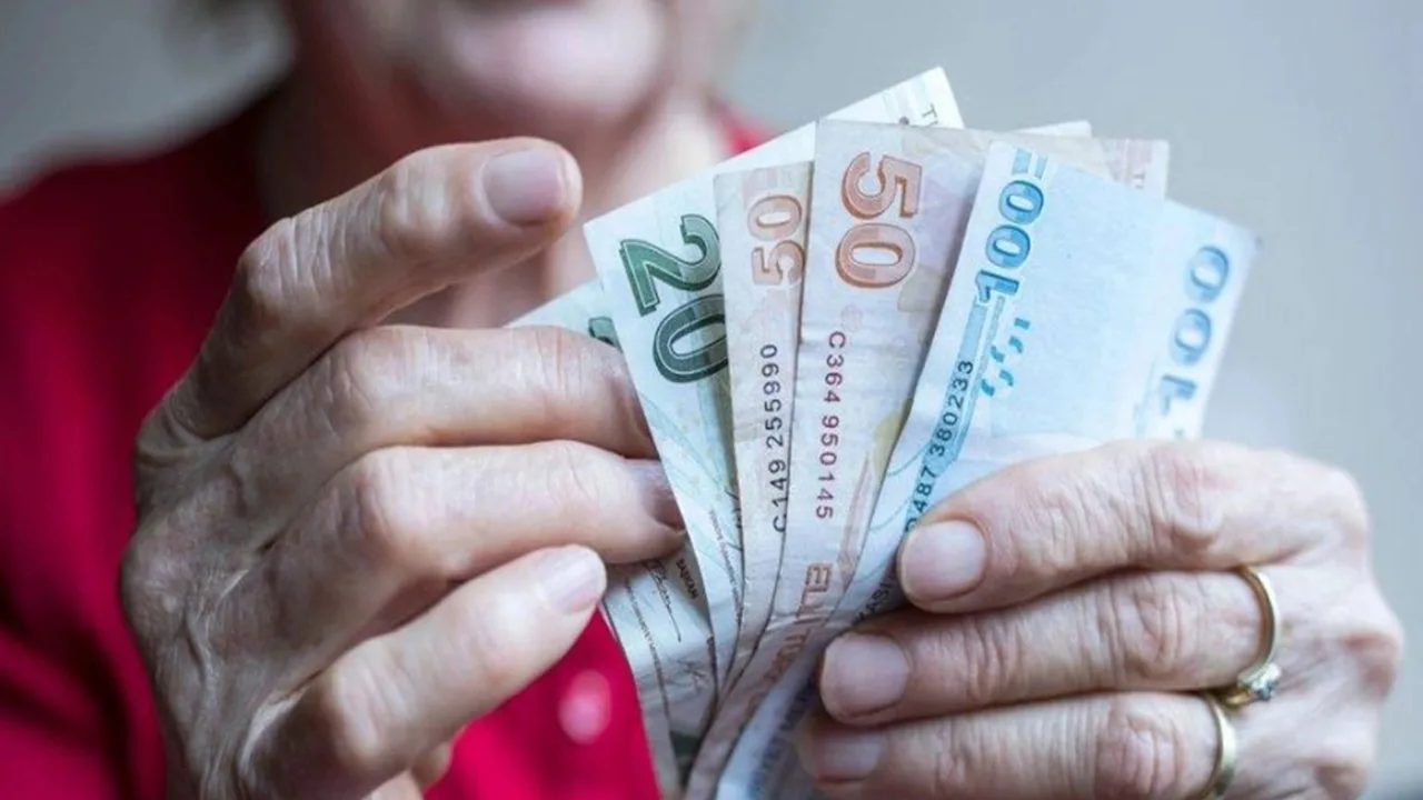 Emeklilerin Bayram İkramiyelerinin Yatacağı Tarih Belli Oldu