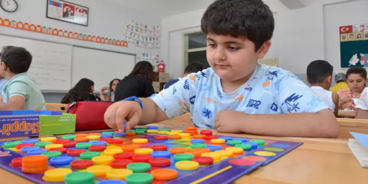 Van'da çocuklar yaz tatilini okullardaki etkinliklerle değerlendiriyor