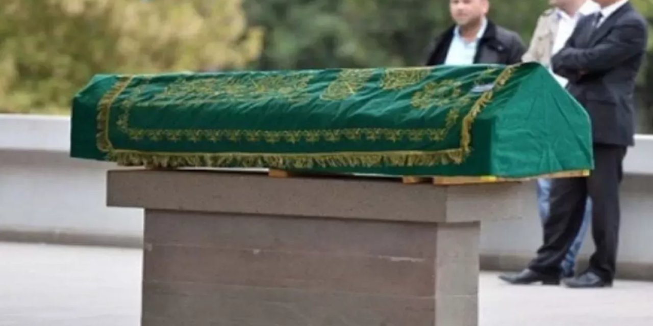 Beyin Kanaması Geçiren 30 Yaşındaki Öğretmen Vefat Etti