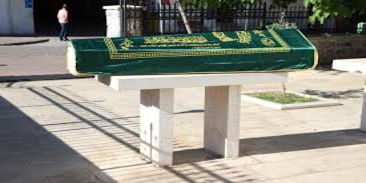 Okul Müdür Yardımcısı Hayatını Kaybetti