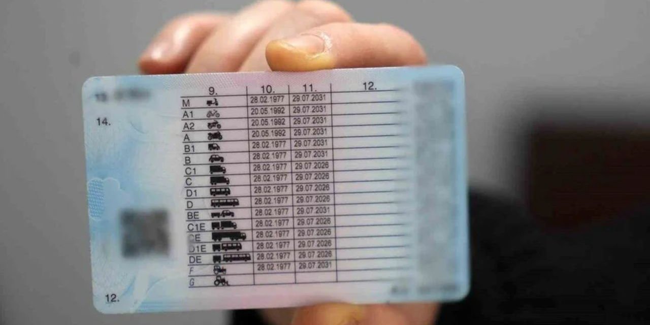 Eski Tip Ehliyeti Olanlar Dikkat: Bakan Sürücü Belgelerinin Yenilenmesi İçin Son Tarihi Açıkladı!