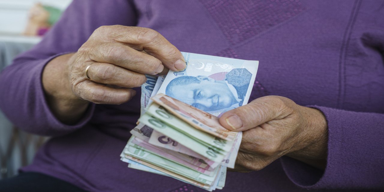 Emekliye 4 Aylık Enflasyon Zammı Netleşti: Yüzde 10,24 Cepte!