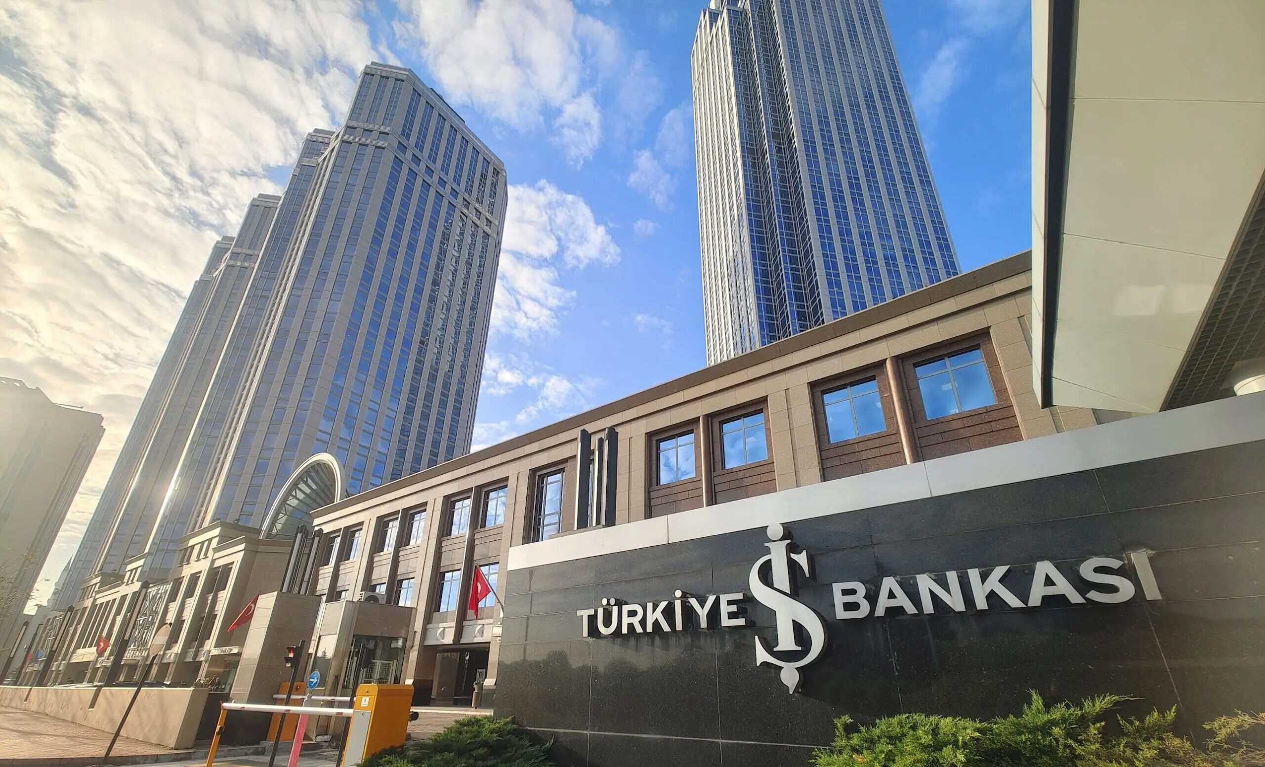 Ev, Araç, Nakit Hayali Kurana Müjde! İş Bankası Kasım 2025 Faiz Oranlarını Açıkladı: İşte Ev, Araç ve Nakit İçin Güncel Faiz Ora
