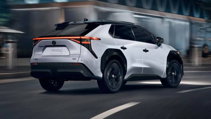 Toyota'dan Kasım Zammı, Fiyat Listesi Yayınlandı