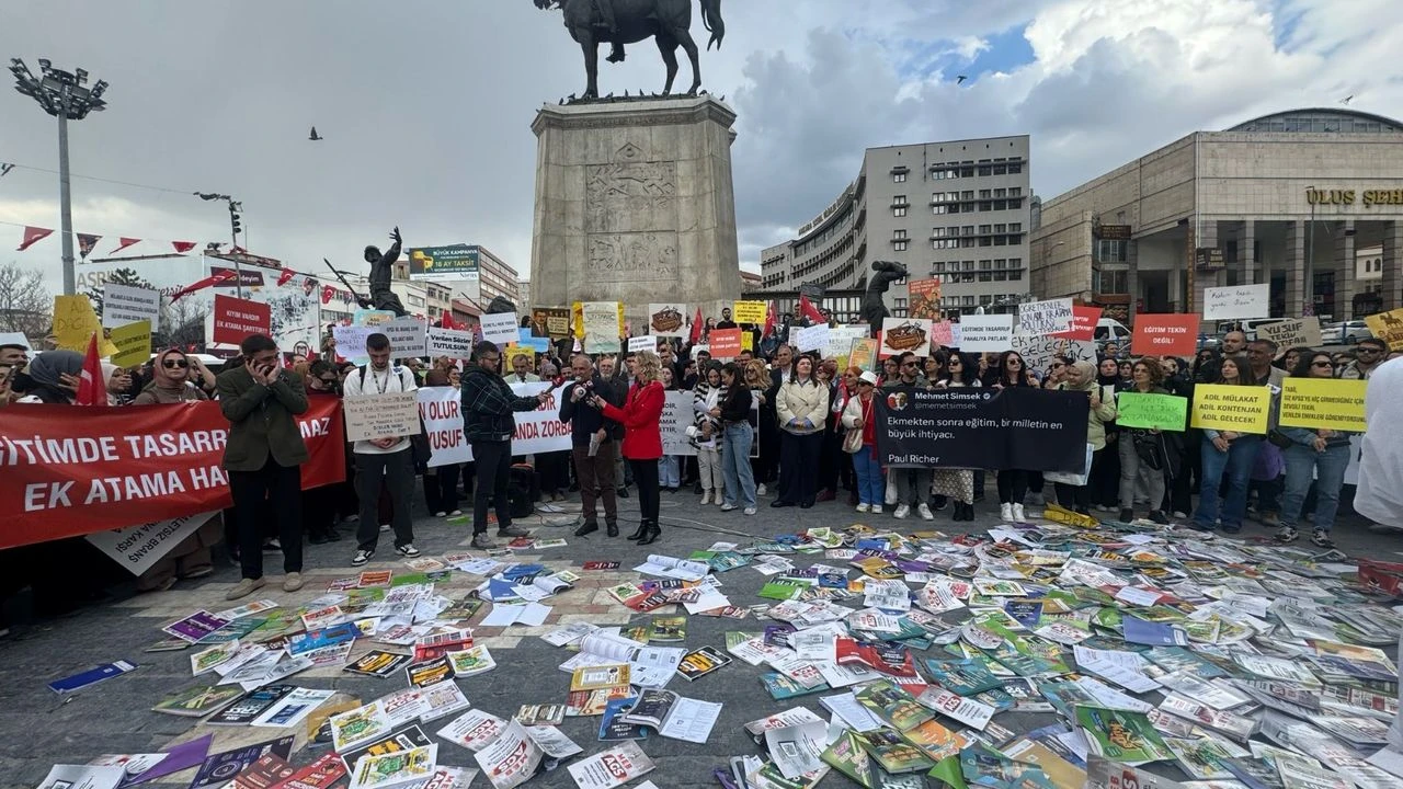 Ankara'daki Büyük Öğretmen Eyleminden İlk Görüntüler