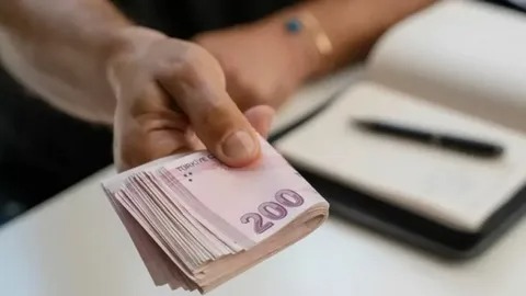 SSK, Bağ-Kur ve Memur Maaşlarında Büyük Artış Yolda: Emekli ve Memur Maaş Zammı 2026: Kim Ne Kadar Alacak?