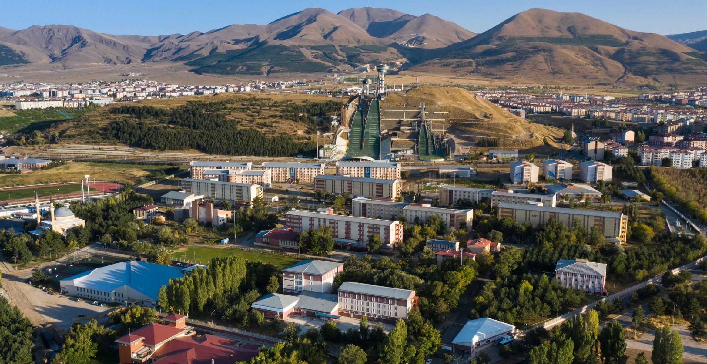 Atatürk Üniversitesi Bünyesine Tıp, Hukuk ve Mühendislik Dahil 50 Öğretim Üyesi Alınacak! Başvurular İçin Kritik Süre Başladı!