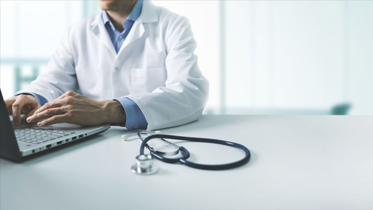 Sosyal Medyada Sağlık Reklamına Yasak Geldi! Sağlık Hizmetlerinde Tanıtım-Bilgilendirme Kurallarına Yeni Düzenleme