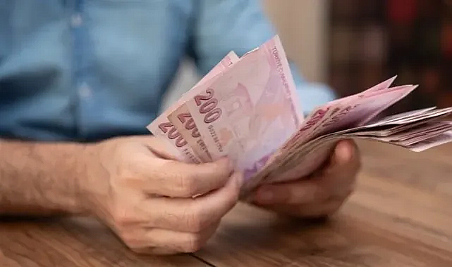 Maaşının Bir Kısmını "Elden" Alanlar Dikkat! SGK Uzmanı Uyardı: Geriye Dönük Fark Ödemesini Alabilirsiniz