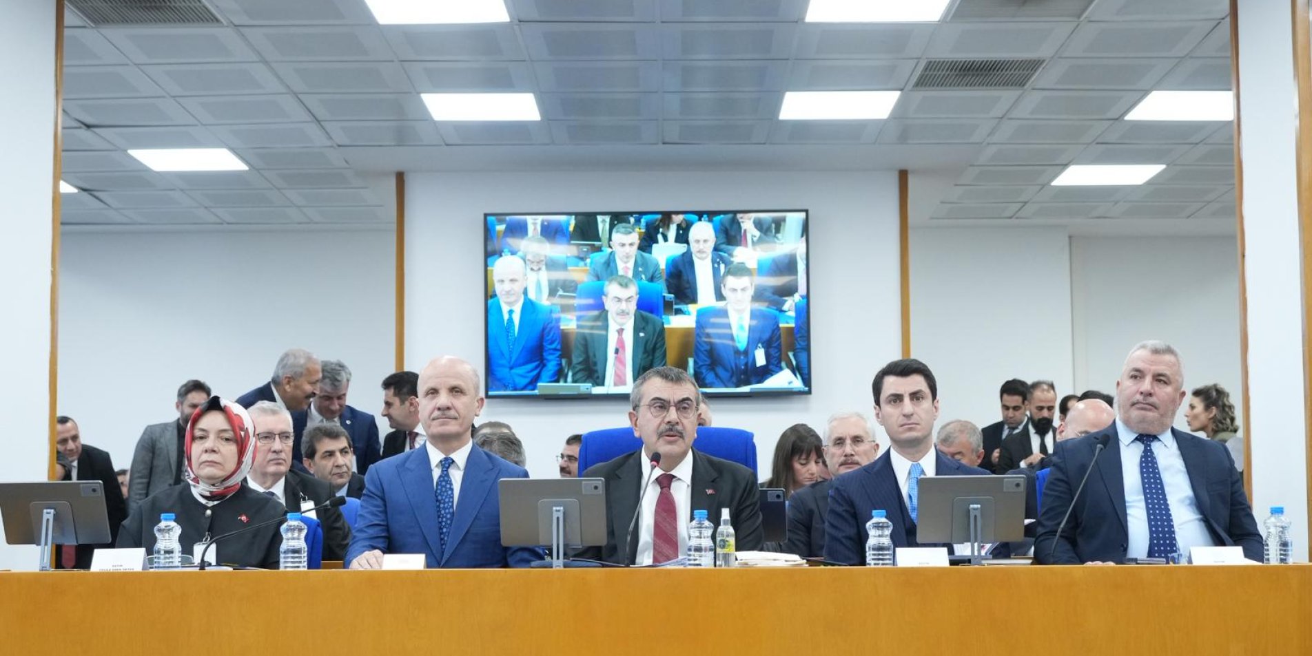 Bakan Tekin, Meclis'te 2026 Bütçesini Sundu: Yapay Zekâdan Deprem Bölgesi Yatırımlarına Kadar İşte Tüm Detaylar...