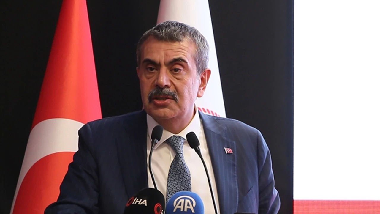 Bakan Tekin'den Zorunlu Eğitim Açıklaması: "12 Yıl Hemen Kısalmayacak Ama Tartışmalar Devam Ediyor"