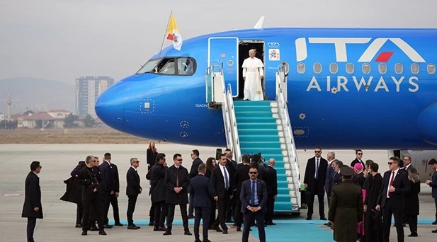 Dünyanın Gözü Türkiye'de: Papa 14. Leo'dan Tarihi Ziyaret! Erdoğan Görüşmesi Başladı