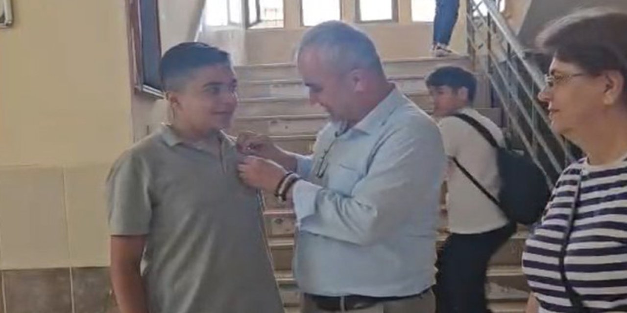 Çeyrek Altın Ödüllü Sosyal Deney: Okul İdaresi O Öğrenciyi Çeyrek Altınla Ödüllendirdi