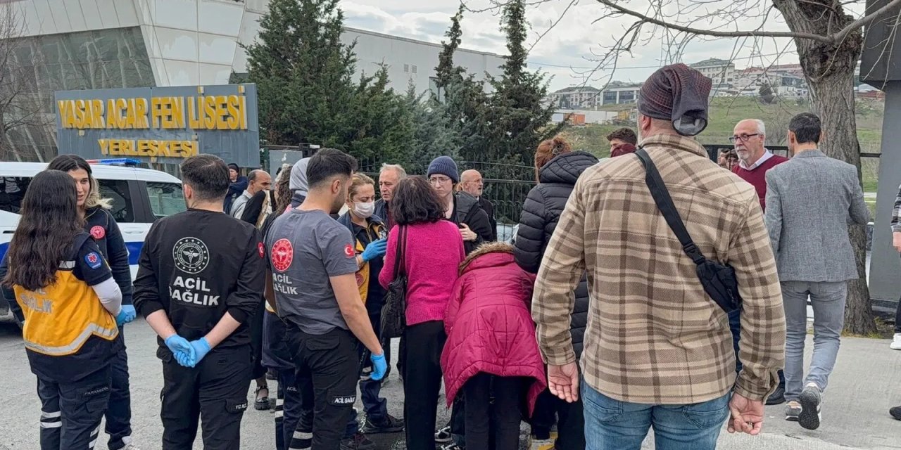 Okulda Patlama Meydana Geldi; Yaralı Öğrenciler Var