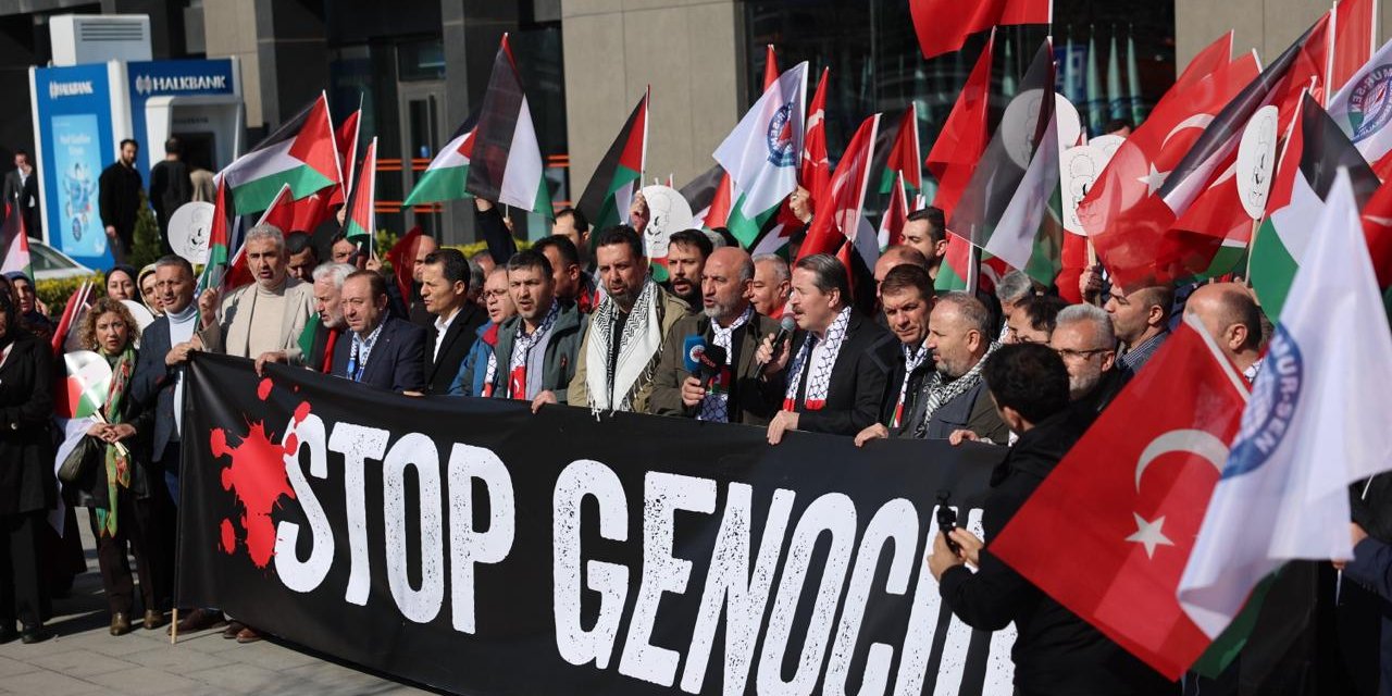 Eğitim Bir Sen Gazze'ye Gidecek SUMUD Filosuna Katılacak Başkanlarını Uğurladı