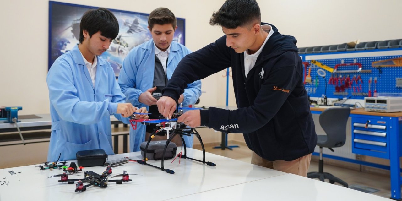 Meslek Lisesi Öğrencilerine Avrupa'da Staj Müjdesi