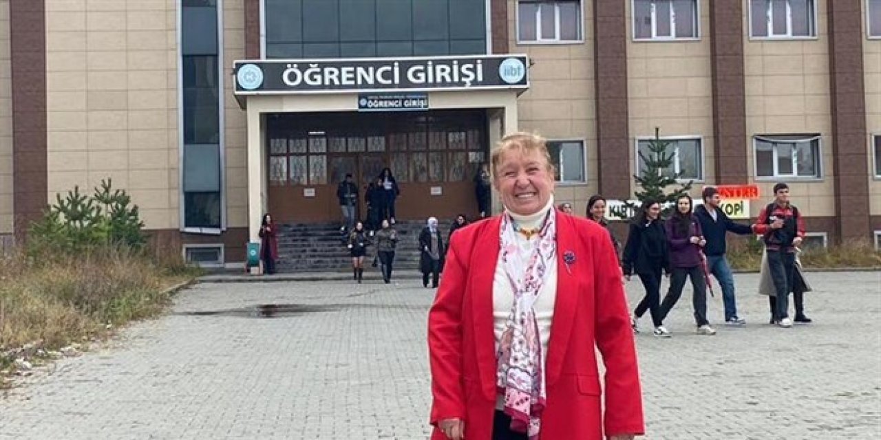 71 yaşındaki yüksek lisansa başladı