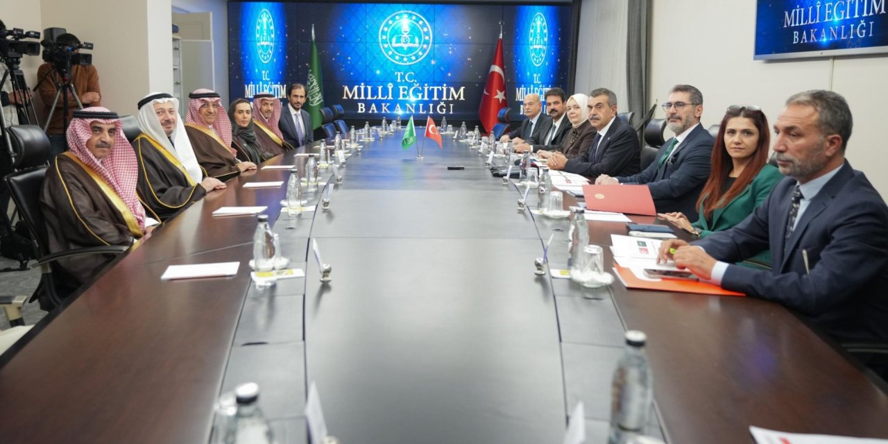 BAKAN TEKİN, SUUDİ ARABİSTAN EĞİTİM BAKANI EL-BENYAN'LA GÖRÜŞTÜ