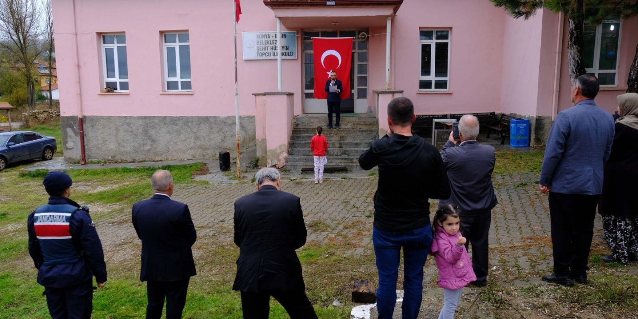 29 Ekim Cumhuriyet Bayramı'nı Bir Öğretmen ve Bir Öğrenci İle Kutladılar