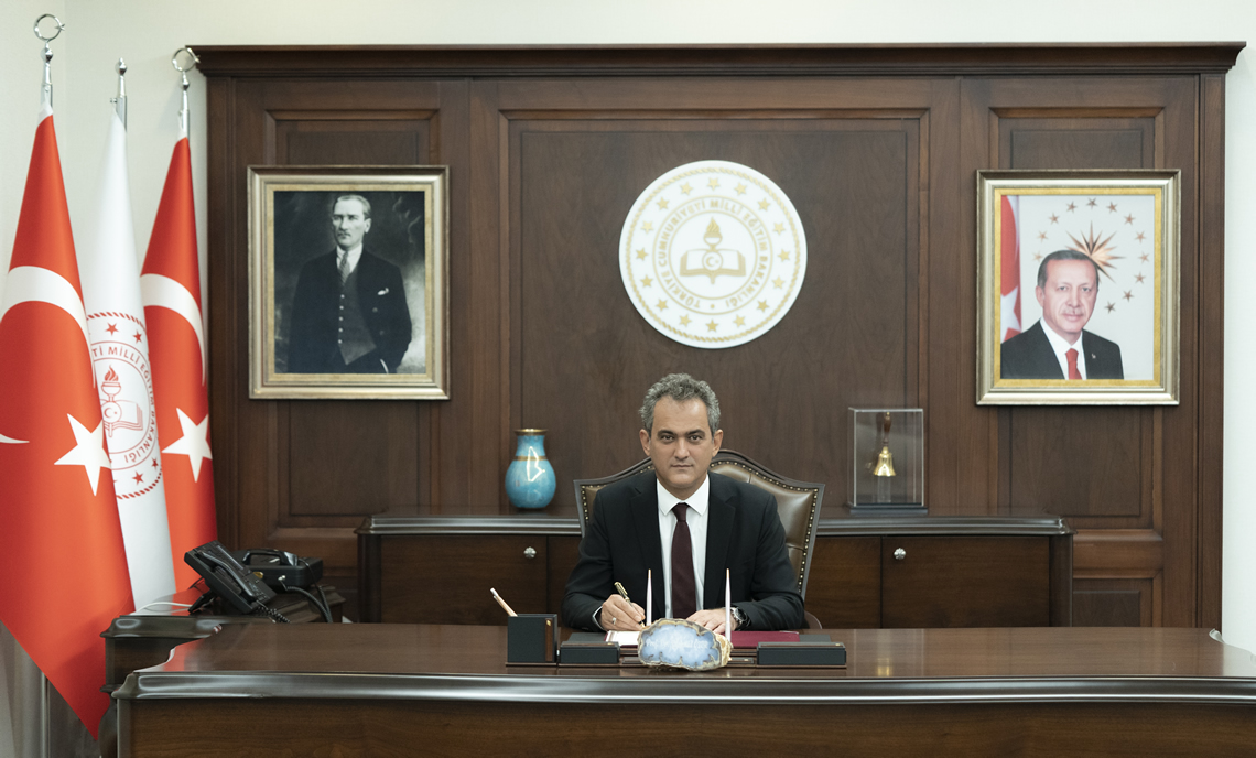 Bakan Özer: Eğitim yatırımının kaybedeni yoktur
