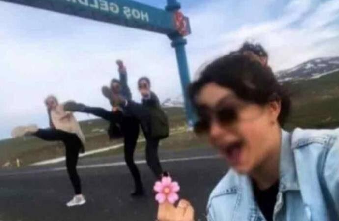 Kürtçe tabela önünde hareket çeken öğretmenler açığa alındı