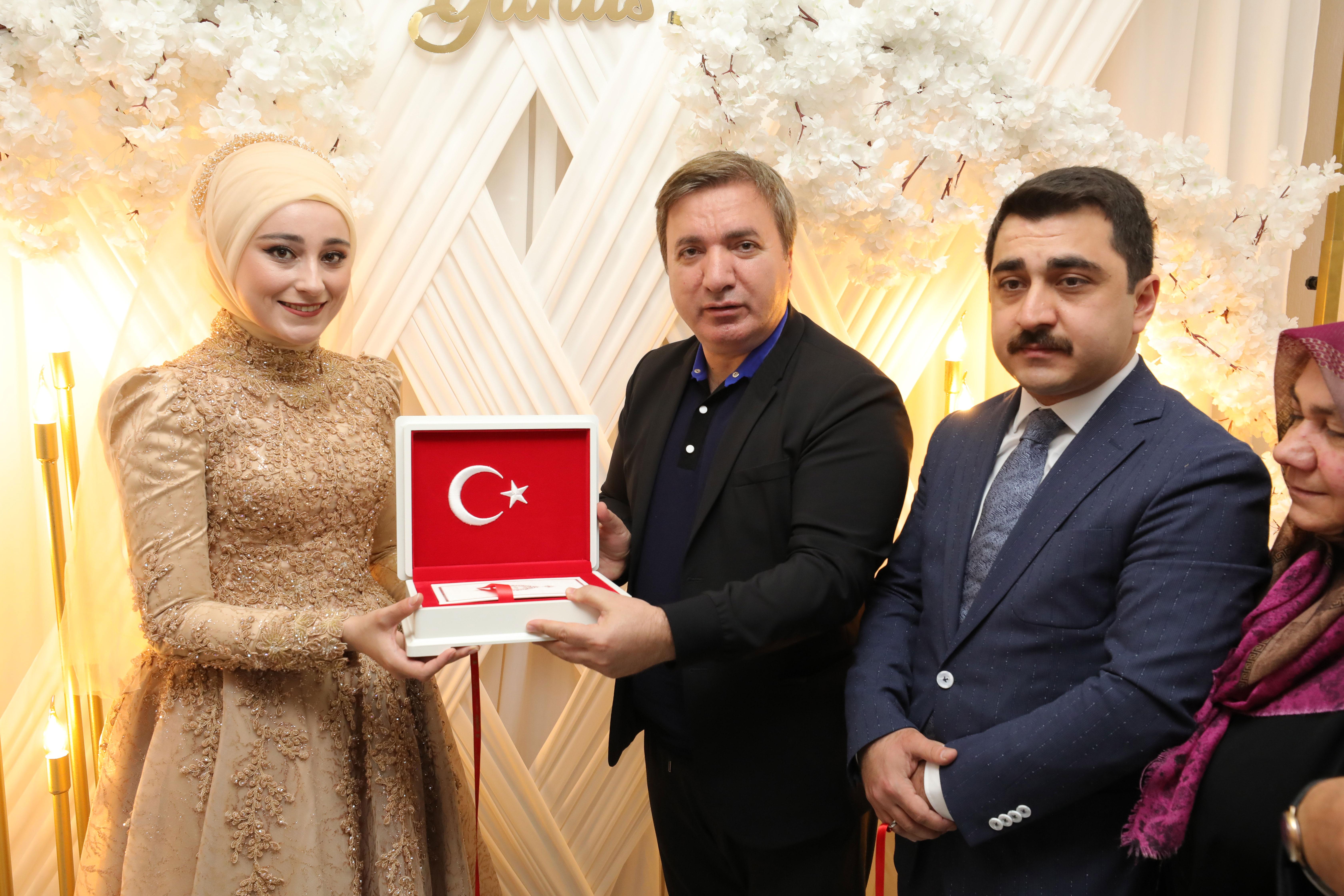 Vali erkek tarafı olarak Kaymakama kız istedi
