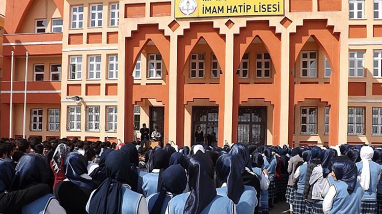Abdurrahman Dilipak: İmam hatipler eski imam hatip değil, çocukları iş bulsun diye öylesine gönderiyorlar işte