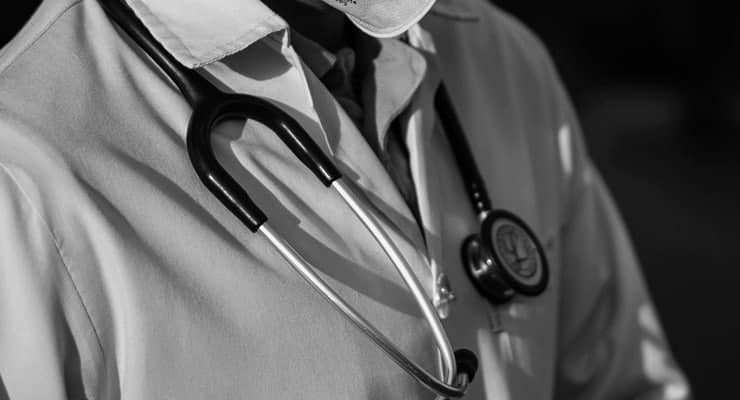 Doktor bile açlık sınırında maaş alıyor