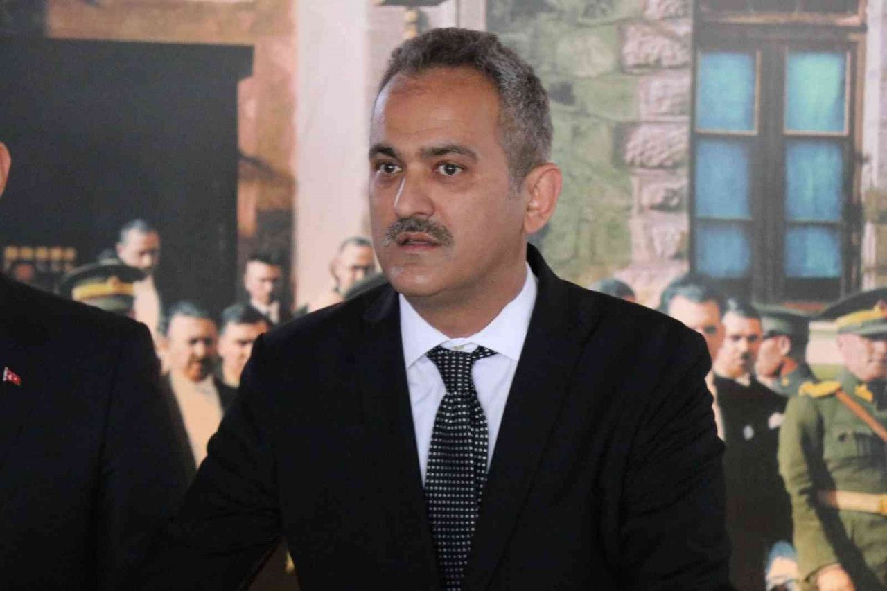 Yeni yayımlanan yönetmeliğe göre okul etkinlikleri için artık müdür izni gerekecek