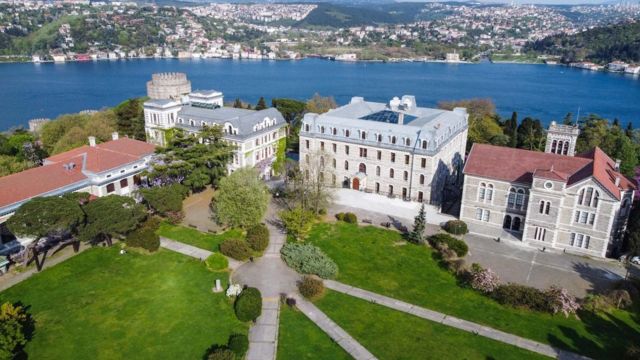 Boğaziçi Üniversitesi'nde 16 akademisyen daha uzaklaştırıldı
